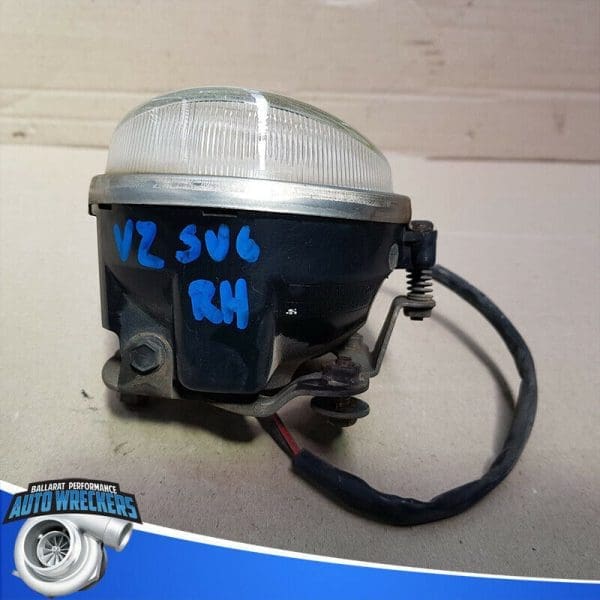 Holden VZ SV6 RH fog light - Ballarat Performance Auto Wreckers